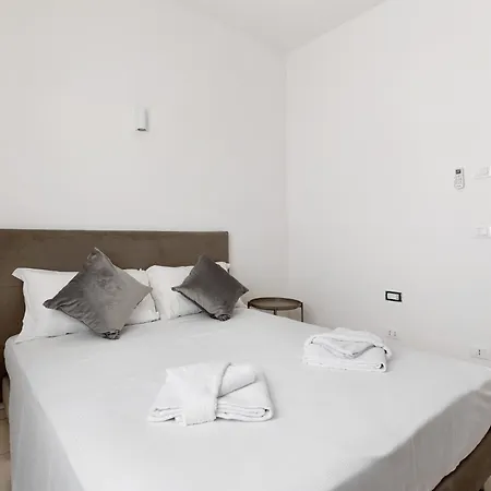 Le Dodici Porte - Porta Mascarella 2 By District Apartman